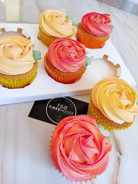 cupcakes-cakesickles-13-kireth-ai