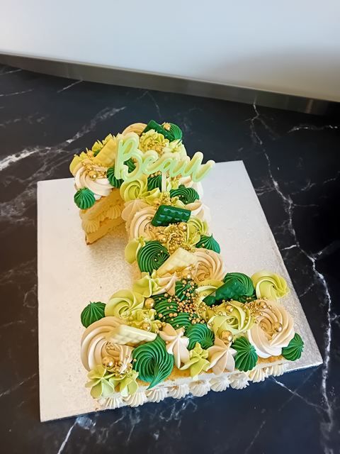 birthday-cakes-15-kireth-ai