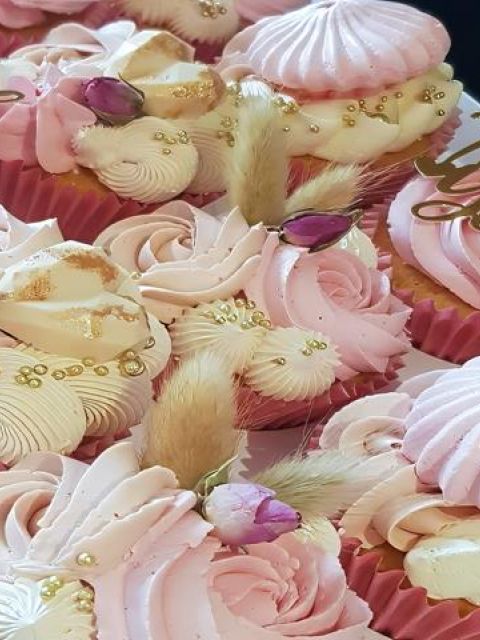 cupcakes-cakesickles-2