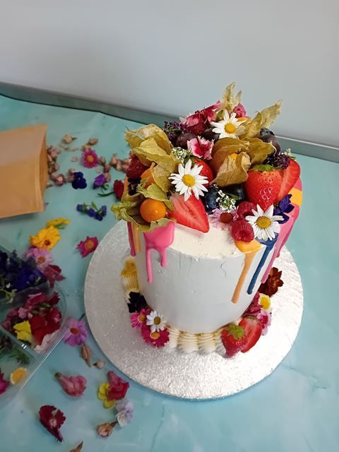 birthday-cakes-12-kireth-ai